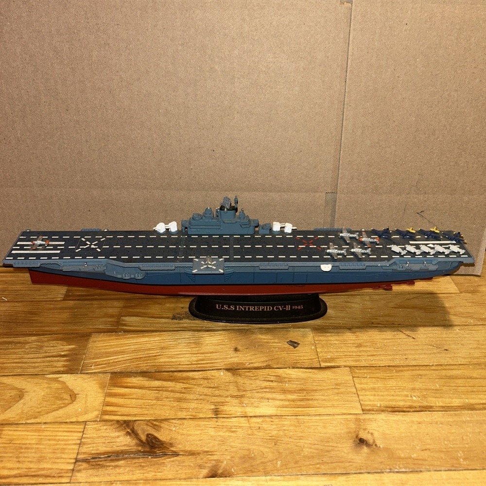 Gearbox USS Intrepid CV-11 1:700 Diecast Military Classics Ship #09008